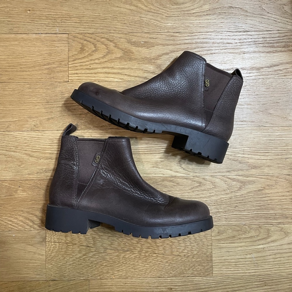 Cole Haan OS Calandra Leather Waterproof Chelsea Lugsole Boots in Java Size 7